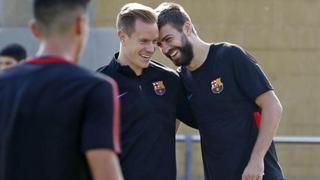 Al estilo del 'Se queda': la broma de Ter Stegen a Piqué en Instagram por su renovación con Barcelona