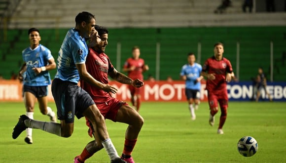 Newell’s vs. Blooming en partido por la Copa Sudamericana 2023. (Foto: AFP)