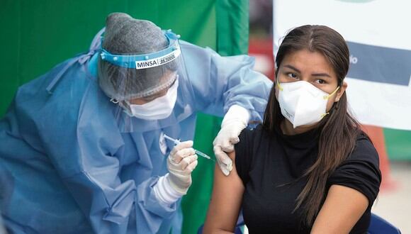 Hasta el momento, ninguna vacuna contra el coronavirus ha llegado al Perú. (Britanie Arroyo / @photo.gec)