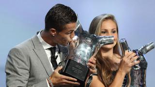 Cristiano Ronaldo y un gesto de grandeza: así fue su saludo con Messi luego de ganarle el premio