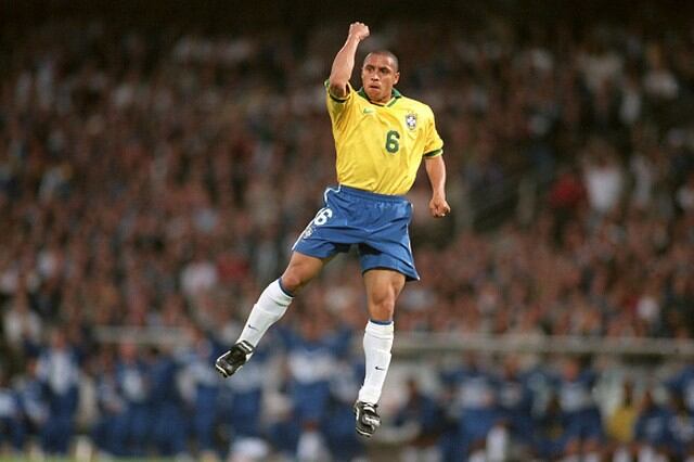 7. Roberto Carlos (Brasil): 122 goles.