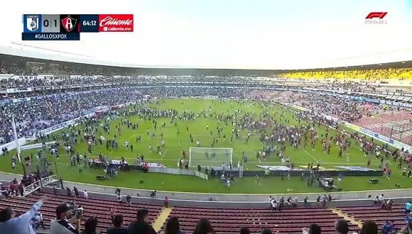 No se juega más: Atlas y Querétaro suspendido por invasión de aficionados al campo de juego