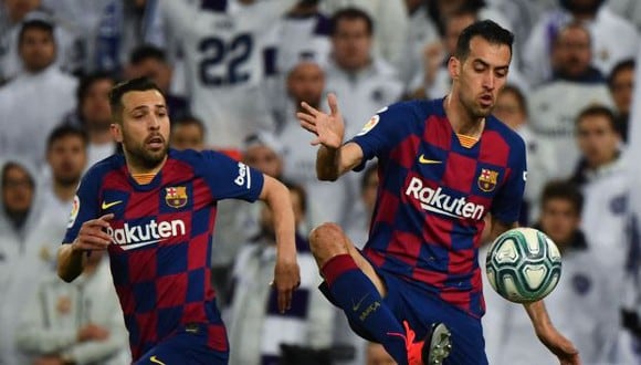 Sergio Agüero quedó debidamente registrado en la Liga de Fútbol Profesional gracias a Busquets y Alba. (Foto: AFP)