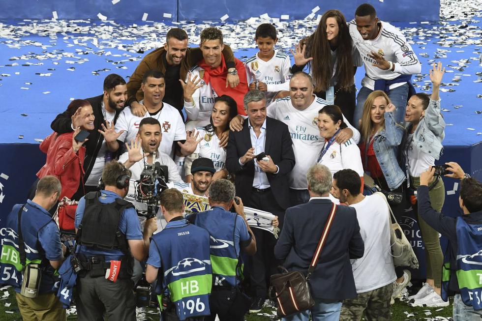 Las mejores fotos de los festejos del Real Madrid tras la obtención de la Champions League. (Agencias)