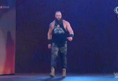 ¡Los arrolló! Braun Strowman acabó con los campeones en parejas de Raw y SmackDown [VIDEO]