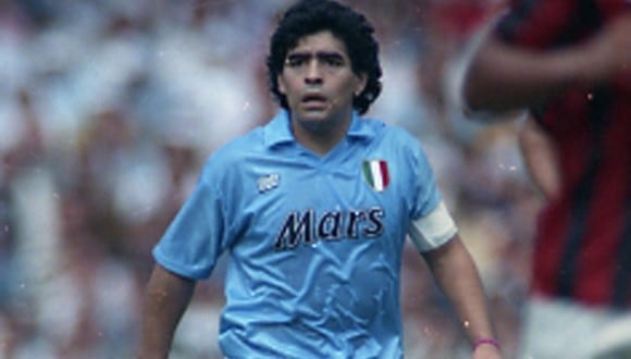 Diego Maradona jugó siete años para Napoli (Foto: EFE)