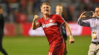 Clase intacta: Schweinsteiger mejoró el 'jugadón' de Benzema en partido de la MLS [VIDEO]