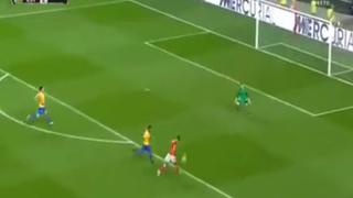 ¡Por poquiiito! El palo que le impidió a Carrillo marcar su mejor gol desde que juega en Portugal