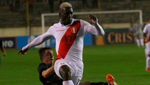 Luis Advíncula portará la cinta de capitán en el duelo ante Paraguay.