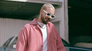 J Balvin cambia de look a puertas de estrenar nuevo videoclip