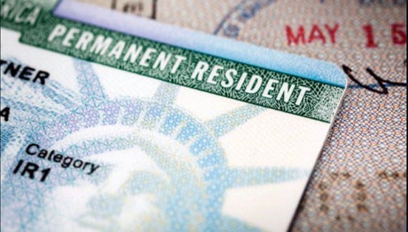 La residencia permanente es el estatus que se les concede a los inmigrantes para vivir y trabajar permanentemente en Estados Unidos (Foto: Getty)