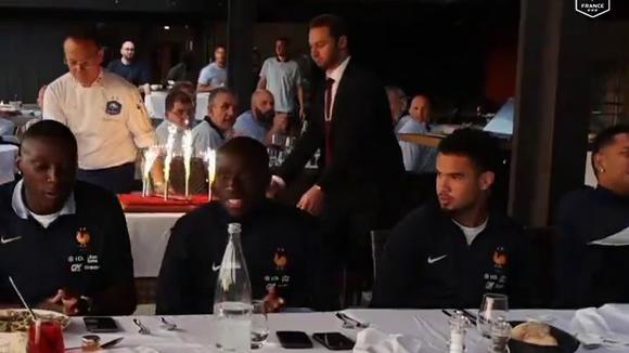 Francia celebró cumpleaños de Ferland Mendy. (Video: Francia / Twitter)