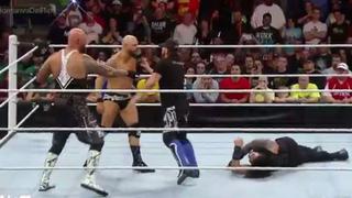 AJ Styles entró para salvar a Roman Reigns para luego traicionarlo