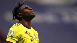 “Le pesa la camiseta”: la dura crítica contra Duván Zapata por brillar con Atalanta, pero no con Colombia
