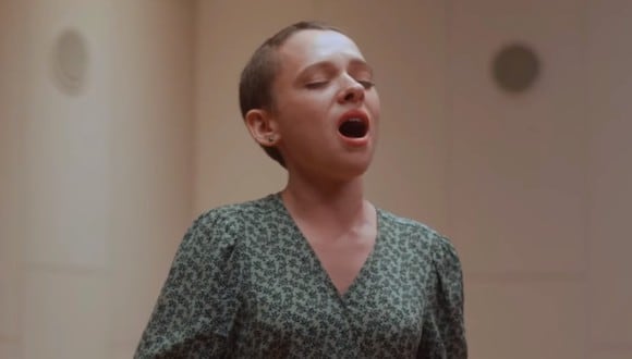 "Poco ortodoxa": la historia detrás de Mi Bon Siach, la canción yidis que canta Sty al final de la serie de Netflix (Foto: Netflix)