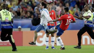 "No lo volvería a hacer": Gonzalo Jara se arrepiente de patear a hincha en el Chile ante Uruguay