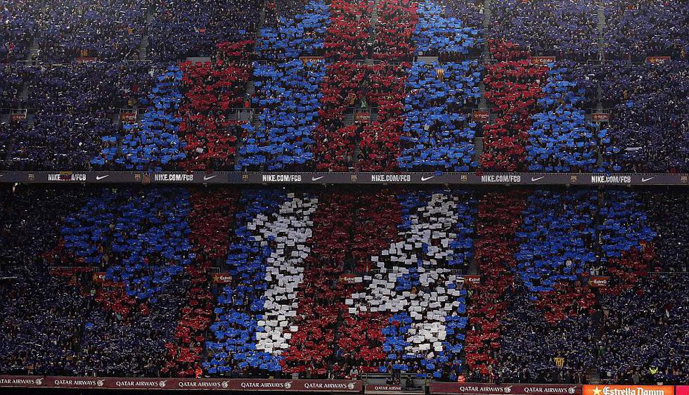 Mosaico en honor a Cruyff (AFP)