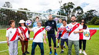Posó junto a peruanos: Redmayne vuelve a ser noticia gracias a su club Sydney FC