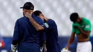 El lamento de Neymar: el abrazo del brasileño con Mbappé al verlo lesionado en el campo [VIDEO]