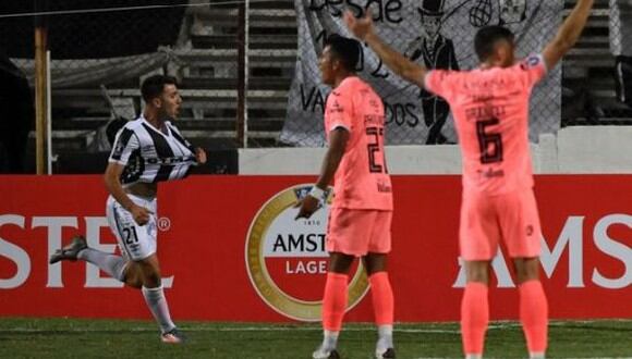 Kevin Rolón anotó el único tanto del partido en el Bolívar vs. Wanderers (Foto: AFP)