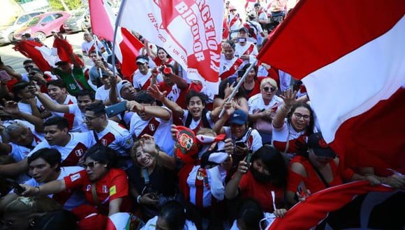 Los hinchas de la selección peruana se pronunciaron antes del amistoso. (Foto: Daniel Apuy / GEC)