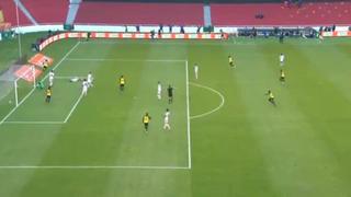 ¡Lo hizo gatear a Campaña! Plata marca el cuarto en el Ecuador vs. Uruguay [VIDEO]