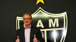 Por lanzar botellas de agua: presidente del Atlético Mineiro es suspendido y multado