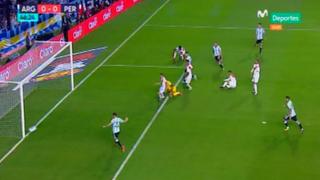 Dios es peruano: Lionel Messi estrelló su remate al palo empezando el segundo tiempo