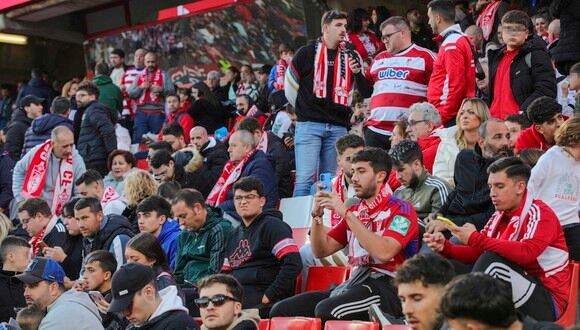 El partido entre Granada y Athletic Club fue suspendido por la muerte de un hincha. (Foto: EFE)