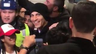 Paolo Guerrero: le gritaron "pecho frío" en aeropuerto de Brasil y así reaccionó el 'Depredador' [VIDEO]