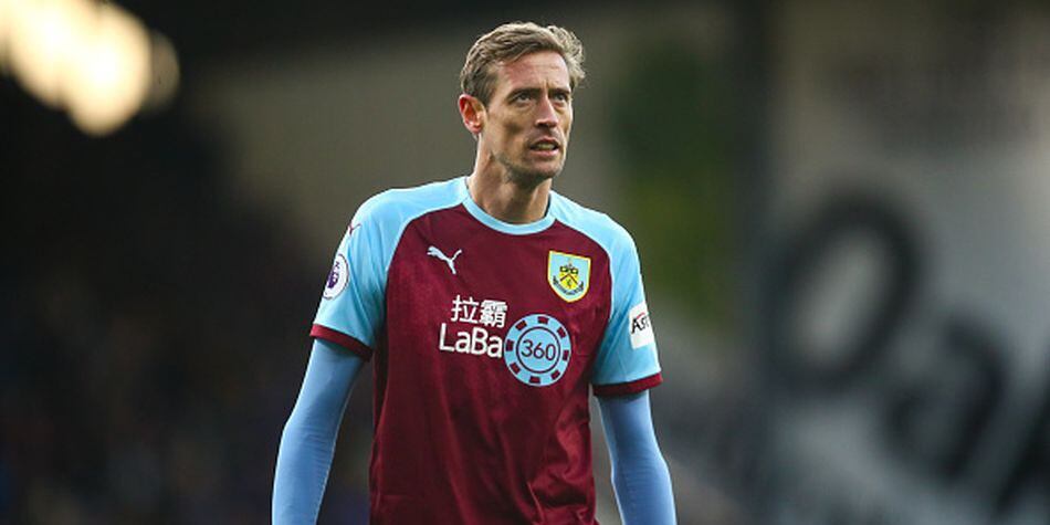 El 'Gigante' Peter Crouch contó la vez que conoció al 'Fenómeno' Ronaldo. (Foto: AFP)