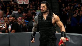 ¿No respetan al campeón? Fan denunció que le quitaron pancarta contra Roman Reigns en RAW