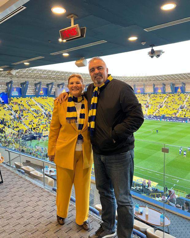 Dolores Aveiro al lado de su novio en el estadio del Al Nassr (Foto: Dolores Aveiro / Instagram)