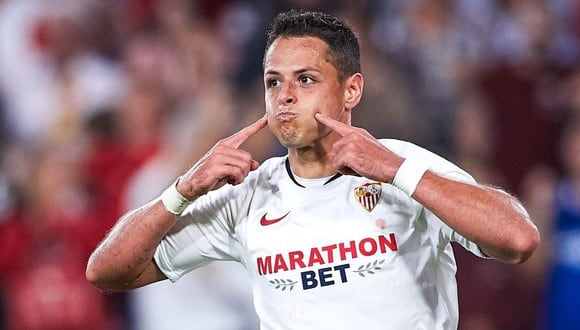 ‘Chicharito’ Hernández anotó dos goles para el Sevilla en la Europa League.