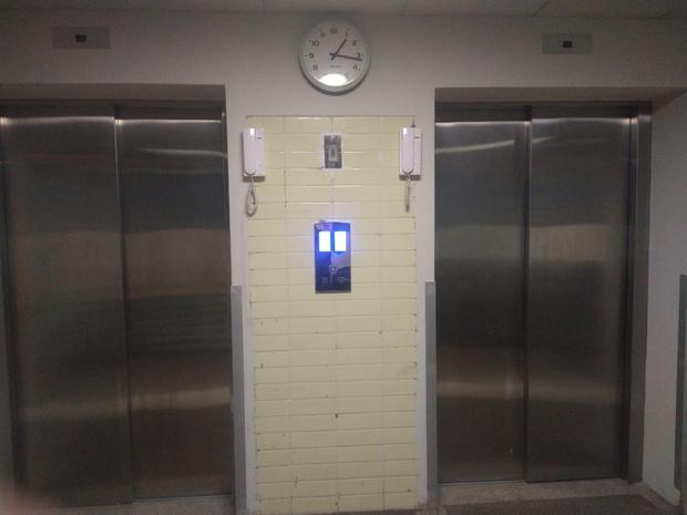 Trabajos de colocación de ascensores. (Foto: Difusión)