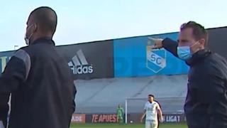 Atento a todo: Novick demuestra su experiencia desde el banco en el Universitario vs. Cusco FC [VIDEO]