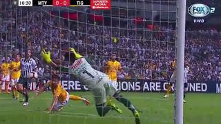 ¡Tremenda reacción! Nahuel Guzmán evitó autogol con brillante atajada por la final de Concachampions [VIDEO]