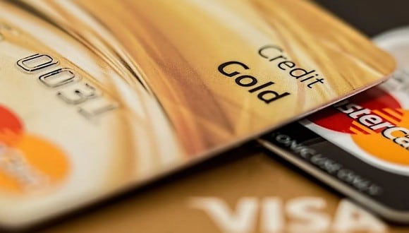 Con la tarjeta de crédito puedes usar el dinero que el banco te presta y después devolverlo, pero tienes que saber qué es lo que cobran (Foto: Pixabay)