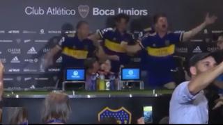 Descontrol total: los campeones de Boca bañaron a Russo en agua helada en plena conferencia [VIDEO]