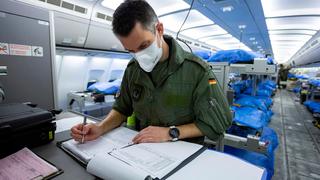 Tecnología alemana: así es el avión militar que enviaron a Italia para recoger pacientes con coronavirus [FOTOS]