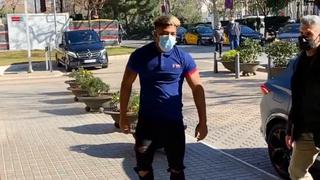Tiembla todo a cada paso: Adama Traoré llegó a Barcelona para pasar revisión médica