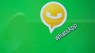 WhatsApp: truco para cambiar el color del app a amarillo