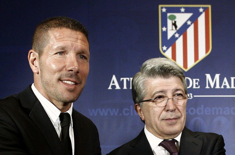 "No me asustan los desafíos", afirmó, convencido, el 'Cholo' el día de su presentación hace 9 años. (Foto: AP)