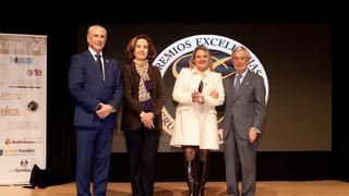 Distinguen a peruana Hirka Roca Rey en Premio Excelencias 2022 en Madrid