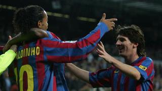 Messi mostró su increíble colección de camisetas y así lo felicitó Ronaldinho [FOTO]