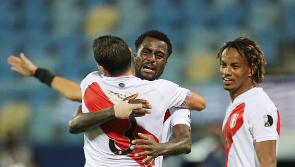 Corzo y Ramos comparten zaga en la Selección Peruana (Foto: Reuters)