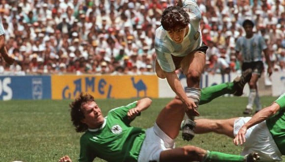 Diego Maradona y Lottar Matthaus se enfrentaron en la final del Mundial México 1986. (Foto: AFP)