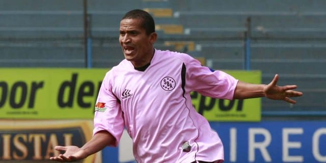 Carlos 'Kukin' Flores es uno de los jugadores más recordados de Sport Boys. (Foto: GEC)