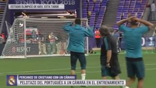Cristiano Ronaldo hirió a periodista con balonazo y ni te imaginas lo que hizo para compensarlo [VIDEO]