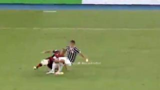 Pudo ser roja: la dura entrada de Rafinha contra Pacheco en el Fluminense vs Flamengo por la Taça Rio [VIDEO]
